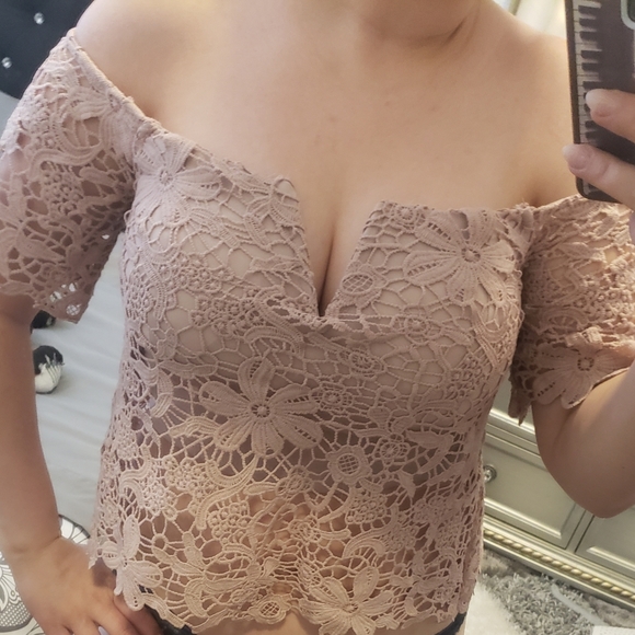 off shoulder top - Picture 1 of 4